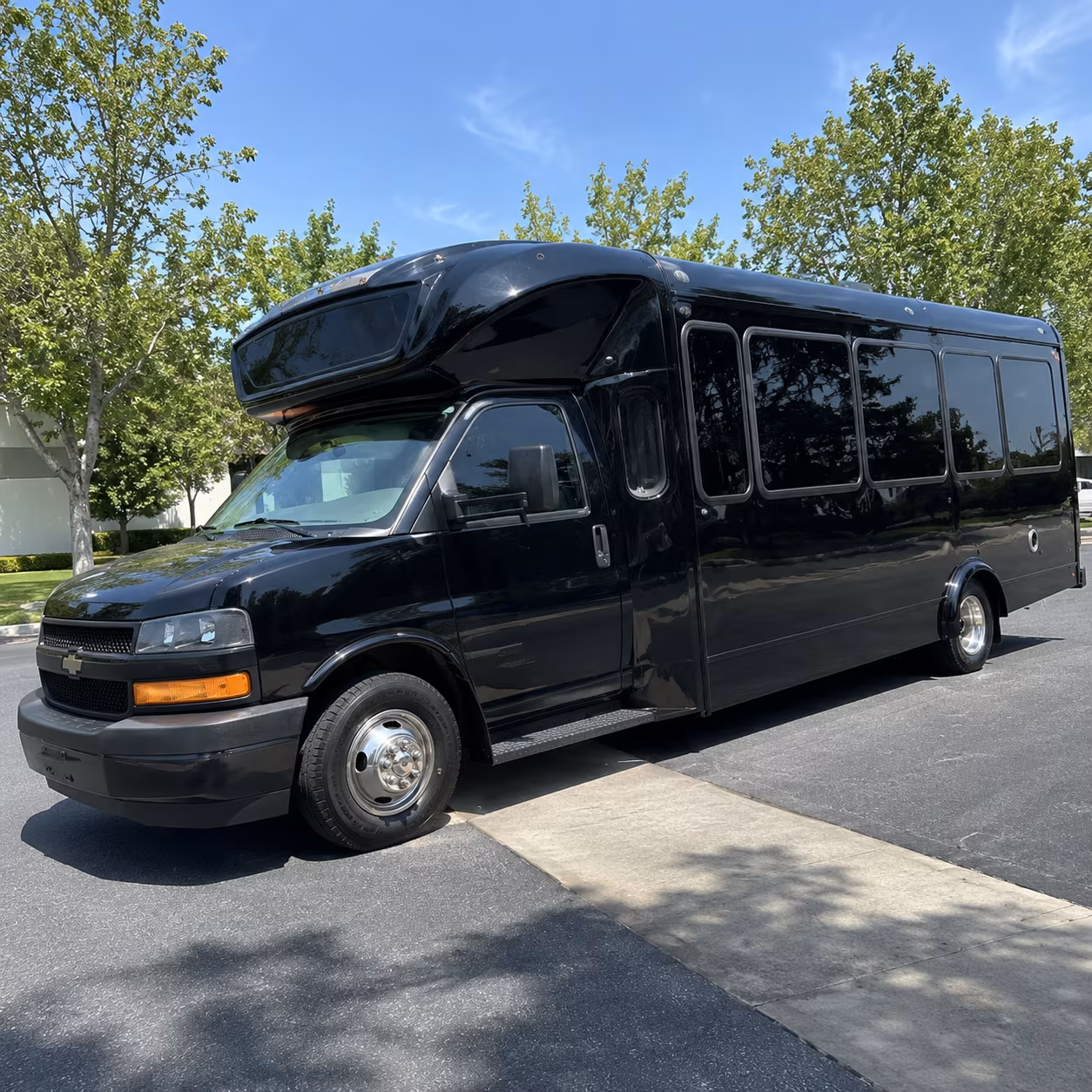 herriman 15 passenger party bus